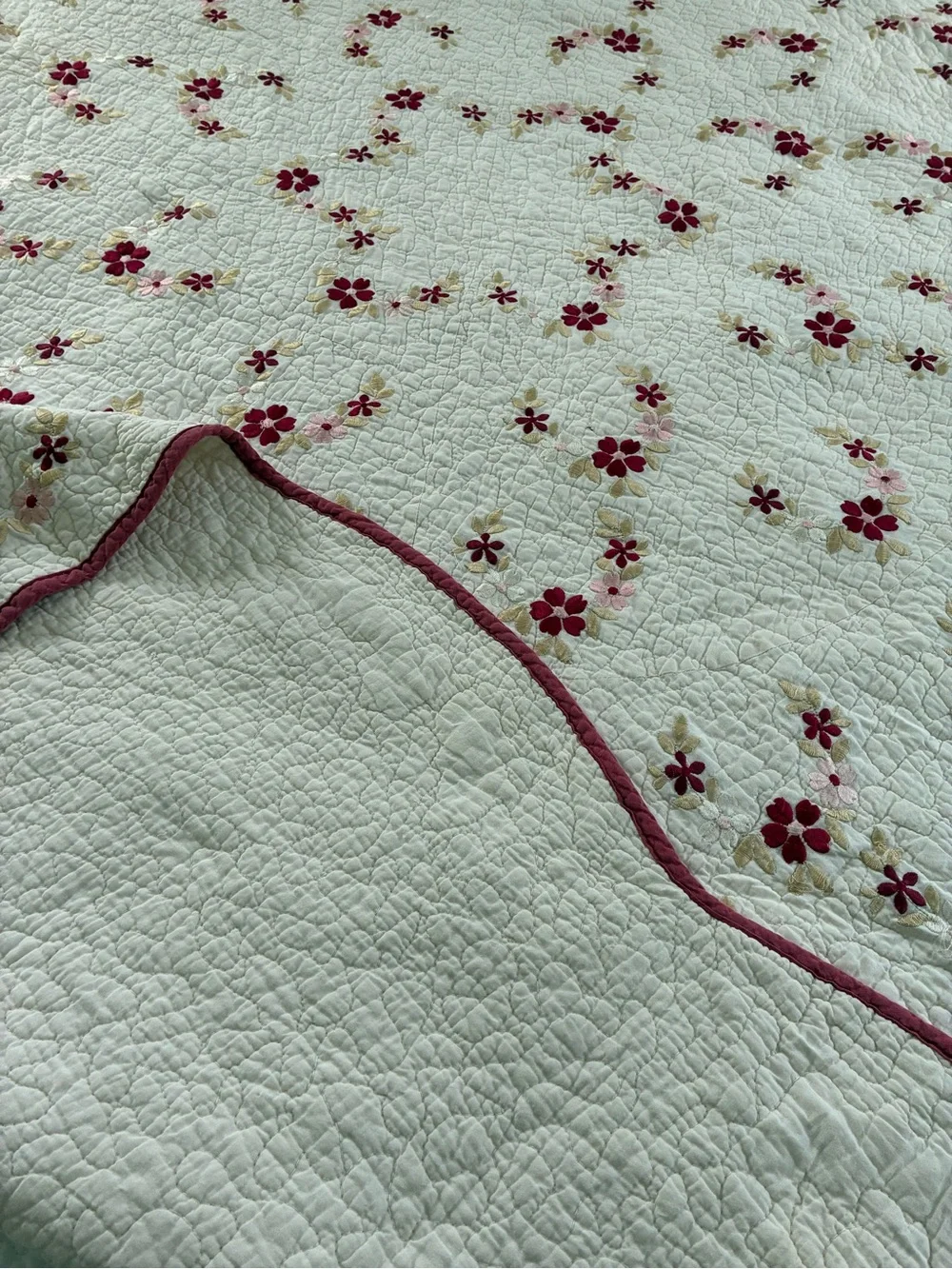 Sunham Home Fashions Full Queen Quilt Cream White Red Floral Embroidered Vine